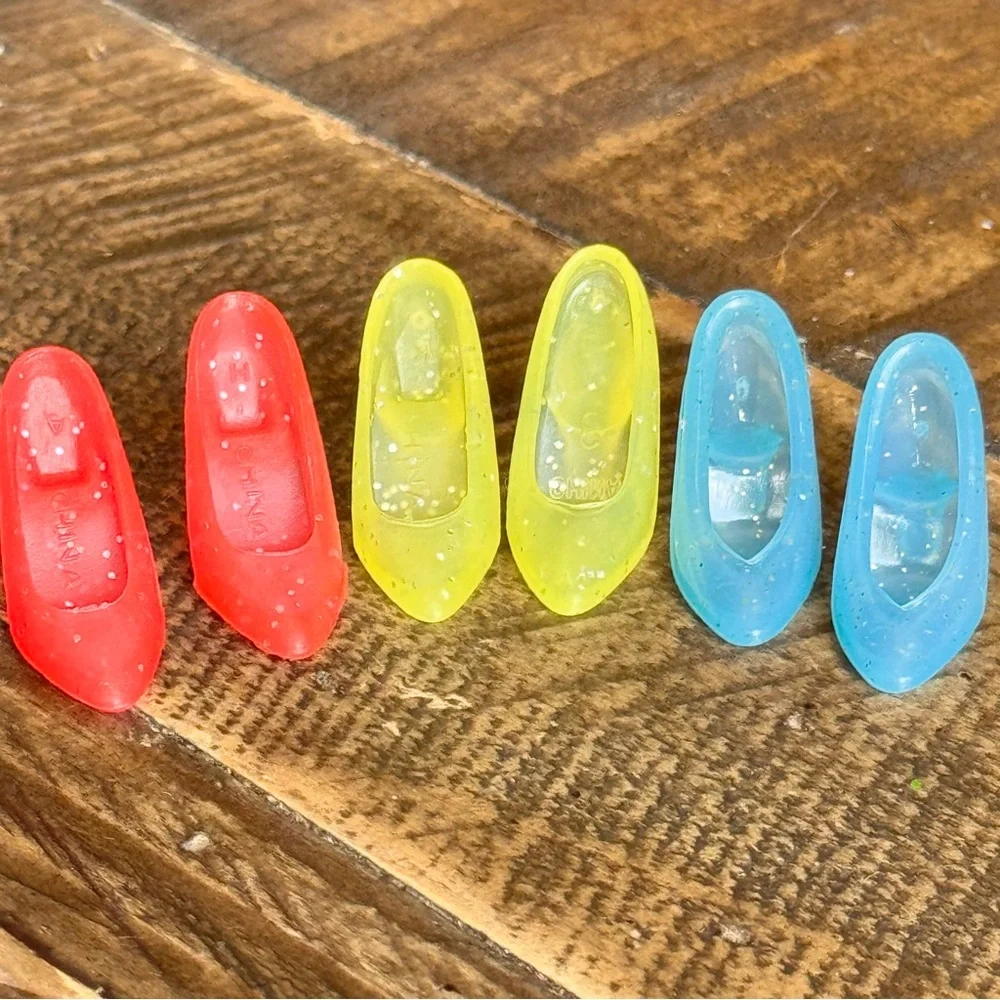 VINTAGE MATTEL BARBIE GLITTER CLOSED TOE HIGH HEELS PUMPS SET OF 3 BRIGHT